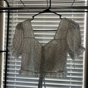White/black polka dot scrunch shirt